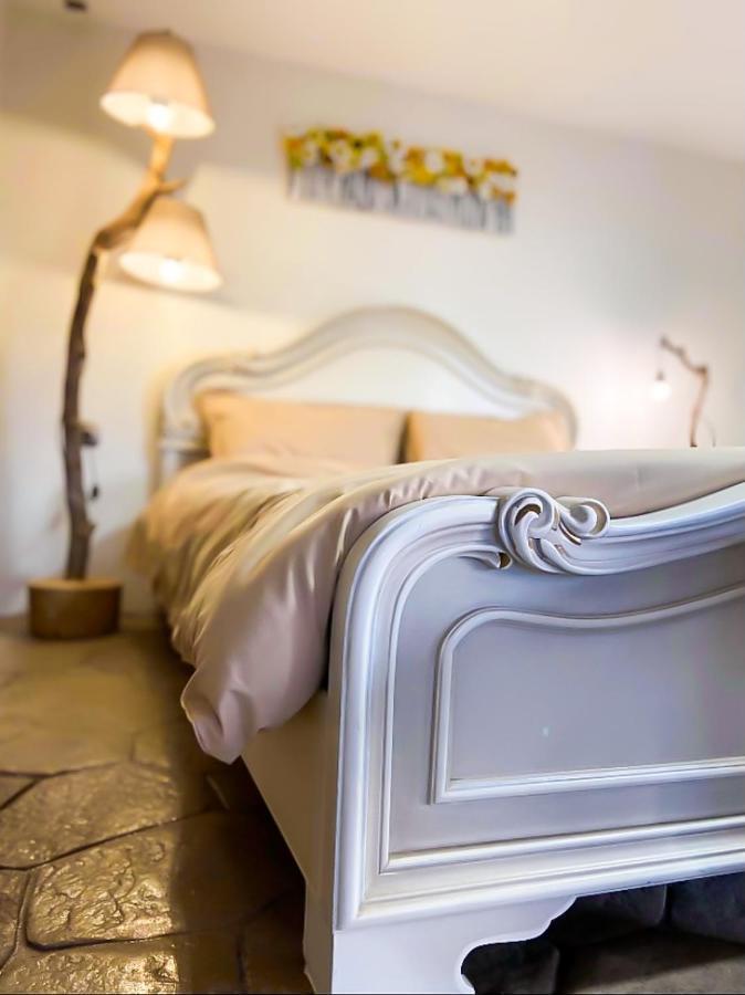 Pistachio Guesthouse, Παραδοσιακός Ξενώνας Vathí Buitenkant foto