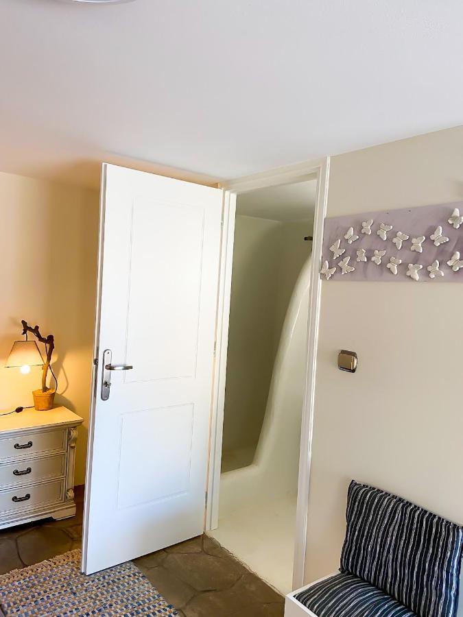 Pistachio Guesthouse, Παραδοσιακός Ξενώνας Vathí Buitenkant foto