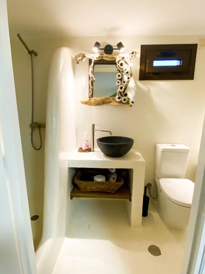 Pistachio Guesthouse, Παραδοσιακός Ξενώνας Vathí Buitenkant foto