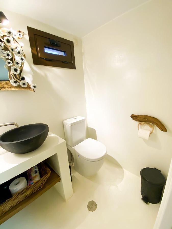 Pistachio Guesthouse, Παραδοσιακός Ξενώνας Vathí Buitenkant foto