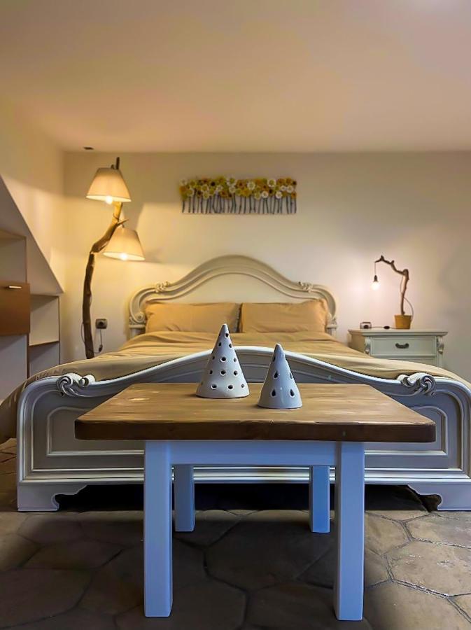 Pistachio Guesthouse, Παραδοσιακός Ξενώνας Vathí Buitenkant foto