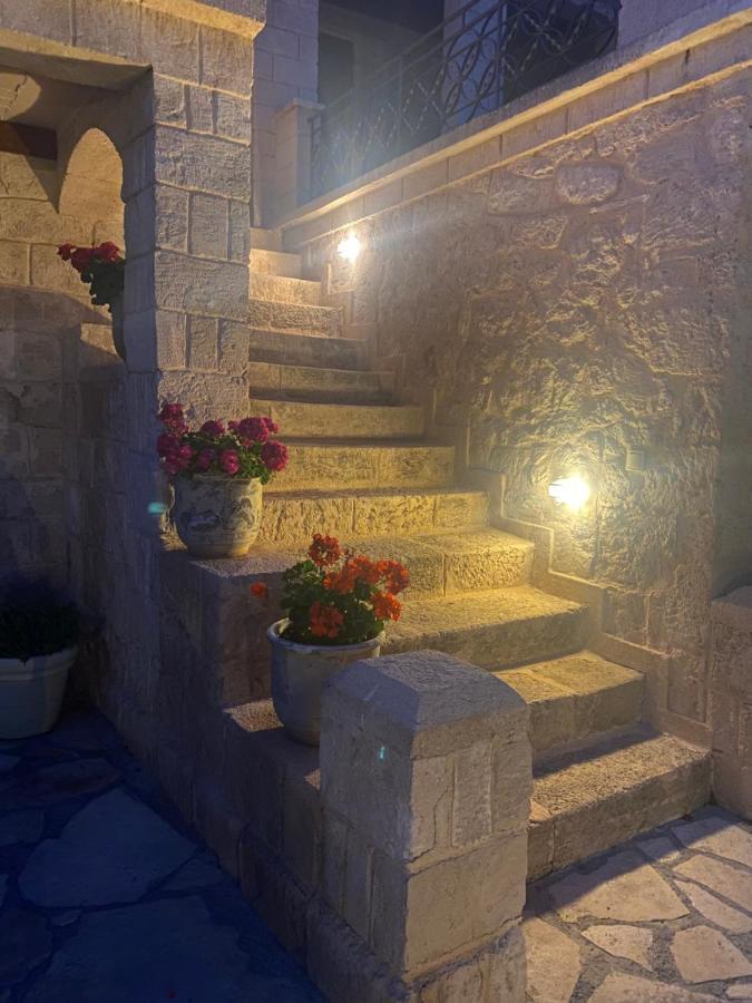 Pistachio Guesthouse, Παραδοσιακός Ξενώνας Vathí Buitenkant foto